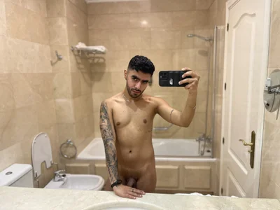 ItsMeEros A look at my Fan Club content Pic