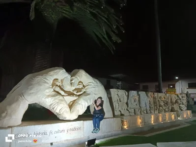 Bigass_dayla Knowing the world! Foto 2