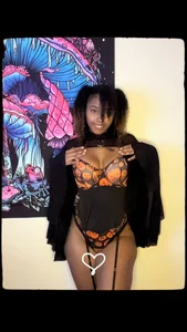 HonneyBunnyXO Cosplay Pic 3