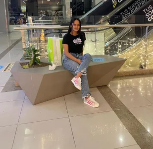 VICTORIABLACK_@xh vic- casual Pic 2