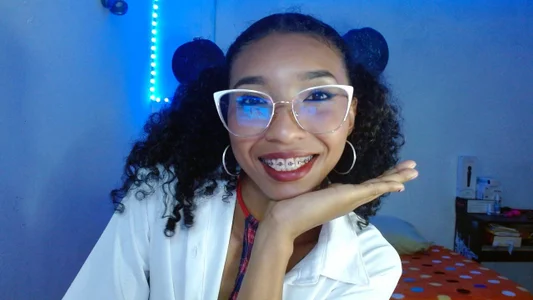 sensitive_brunette 😎 Pic 3