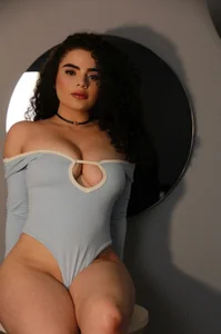 KylieJenkinsのseduction and candlesの 6枚の写真