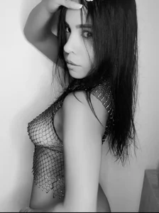 Alina_Owensblack and white图片