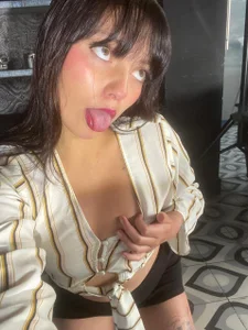 chloeey777_ Public Pic 4