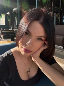 EvaMoshi Public Foto 4