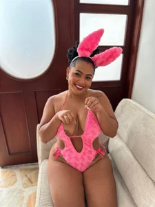 Madison-Diaz this bunny wants to play 😏 Pic 2