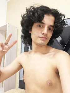 SamiSaturnoI'm just a pretty boy图片 2