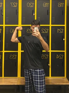 strong and sexy Ian 😈💪🏻 de Ian_Castillo_  Imagens