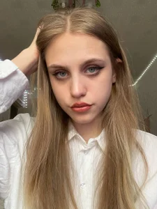 EveCoutch Public Pic 6