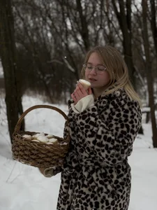 LesleyMil snow princess Pic 7