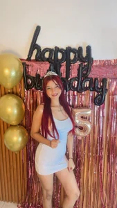 gime_lara celebrate my 25th birthday honey 🎈🎉🎁👑 Foto 3