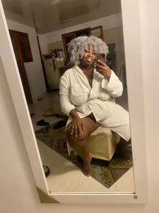 ebony_NeighborMoans Getting ready for our date Gambar 2
