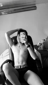 MatthewMoore_ Public Immagine  3