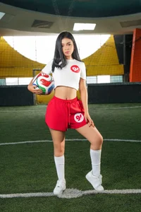linda_cooper_ live the passion of soccer Pic 2
