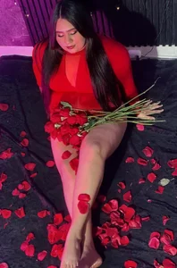 Rachel_Swetty2 Your pink daddy 🌹  6টি ছবি