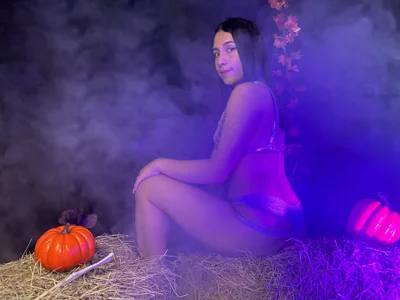 nicki_snow Halloween Time Gambar 5