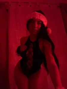 🎄You've been naughty this Christmas, and I've come for you 😈 de adara_johnson__ Foto 2