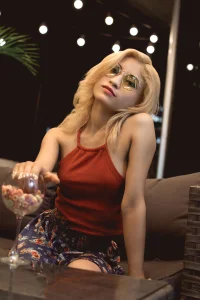 AnnieLorin Moi me kisses Pic
