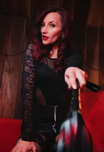 AyshaScott evil mistress 😈 Immagine  2