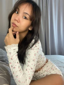 FreedaKulow Yummy Yummy💜  3টি ছবি