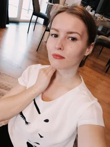 Adelinevibe Public Pic