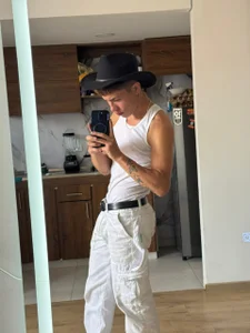 Dominik_Blake DOMINK LOVE THE MIRROR Bilde 3