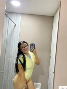 mery_rouss cute🥰🔥💛 Pic 3