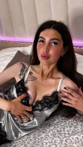 LiraRevery your sweet girl Foto 2