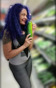 freyadevil333 When I Touched the Cucumbers... Everyone at the Supermarket Stared! Bilde 5