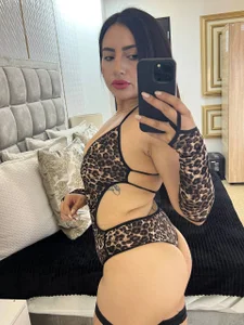 End of year temptation😈🤤 od ZaraVesari  snímek