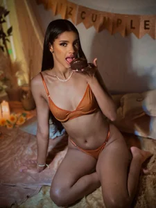 liagirl_cute: IT'S MY BIRTHDAY 🎁 ( 3 фото)