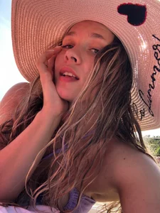 evilla_brill Summer HOT vibes🥵☀️ Pic 4