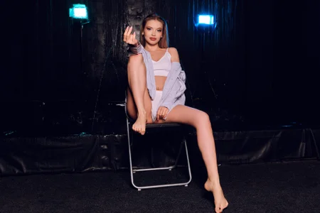 Public od EmmyMills  2 snímek