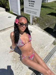 nylafoxx: Public ( 7 фото)