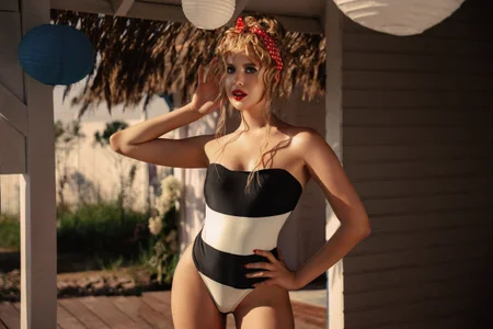 Beckie_White 𝚋𝚊𝚛𝚋𝚒𝚎 𝚘𝚗 𝚝𝚑𝚎 𝚋𝚎𝚊𝚌𝚑 Gambar 9