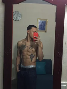 thomasjones_ 🔥😏  5. fénykép