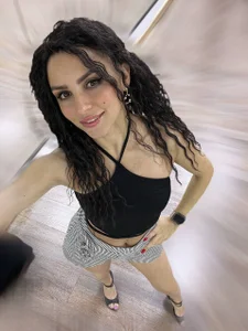 Izabella_Bella Public Pic 6