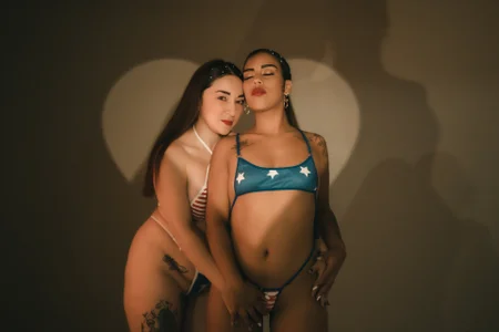 Zdjęcia AmbarClarck WE ARE A VERY OPEN-MINDED COUPLE TO FULFILL ALL YOUR FANTASIES:  5