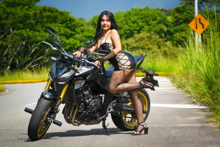 VannesaSmith Motorcycle صورة واحدة|VannesaSmith Motorcycle صورتان|VannesaSmith Motorcycle  3 صور|VannesaSmith Motorcycle  3 صورة