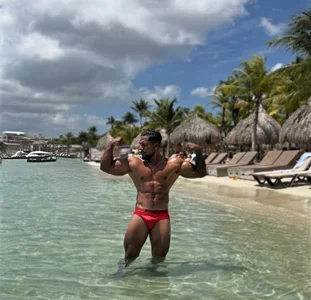 CallumMuscle Curazao Poză 5