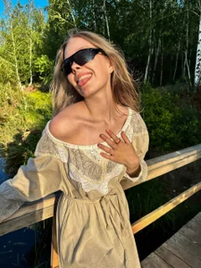 MiaDavis21 Ellie  2টি ছবি