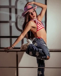 georgiina_giioのcowgirlの 2枚の写真