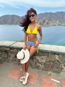 Salome_Williamss beach time Pic 2