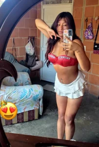 Samantha_Aura Public Pic 4