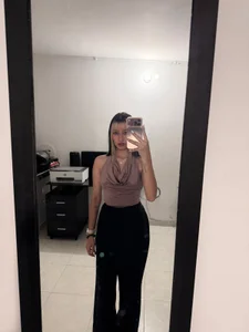 Elaine___1のMirror photosの 2枚の写真
