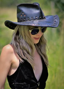 LacyLexiのCowgirl Lexiの 3枚の写真