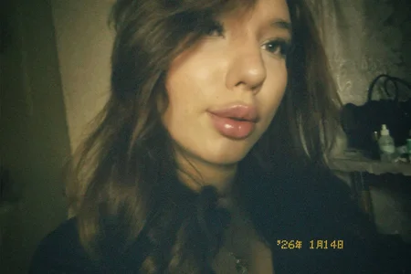 Mia_Brurherts Public Pic 4