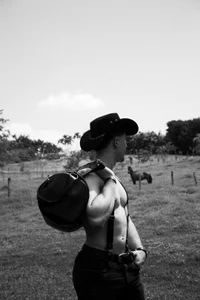 ADAM_BOUTON_ Public Foto 6