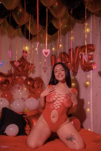 Yovng___Lau Happy and naughty Valentine’s Day Foto 3