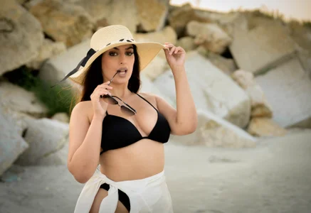 VallerieJones West coast temptation Immagine  3